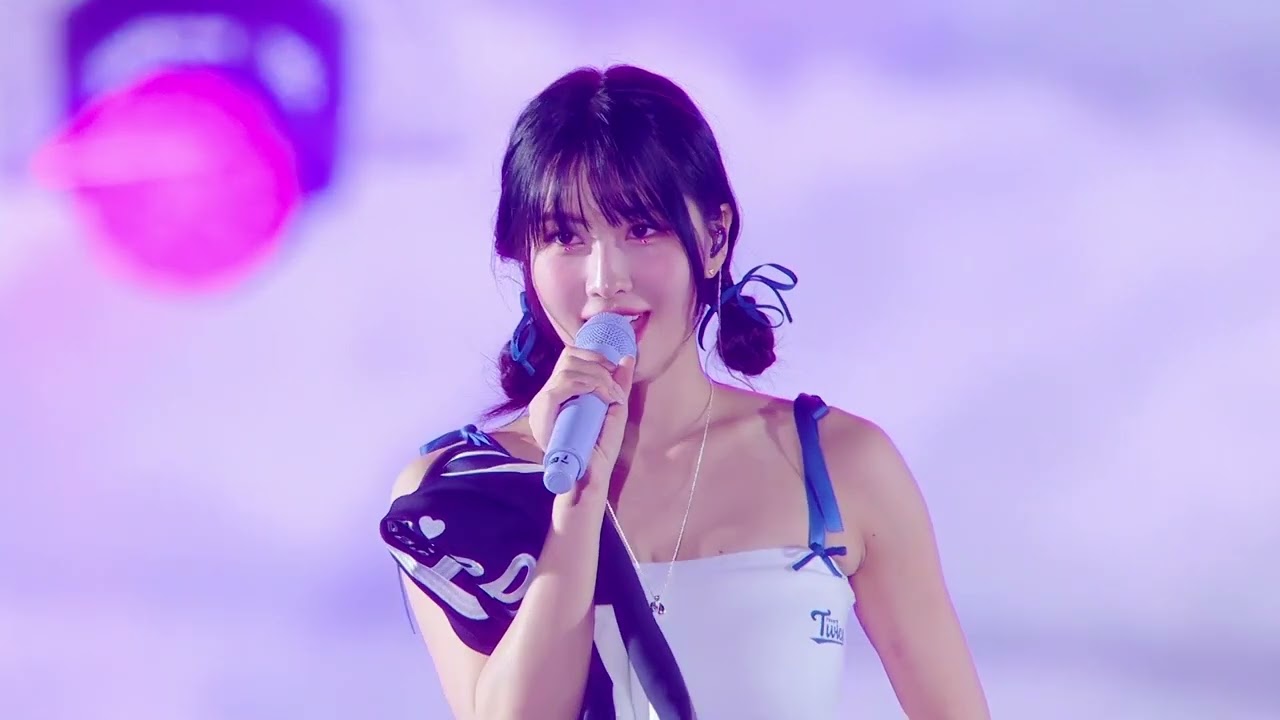 TWICE Crazy Stupid Love 5th World Tour READY TO BE Japan (BLU-RAY DVD Ver.)