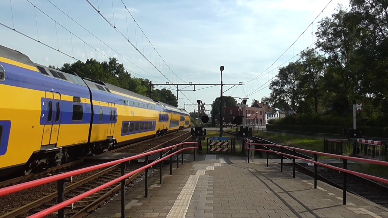Spoorwegovergang Oudenbosch/ Level Crossing/ Passage a Niveau/ Railroad-/ Bahnübergang