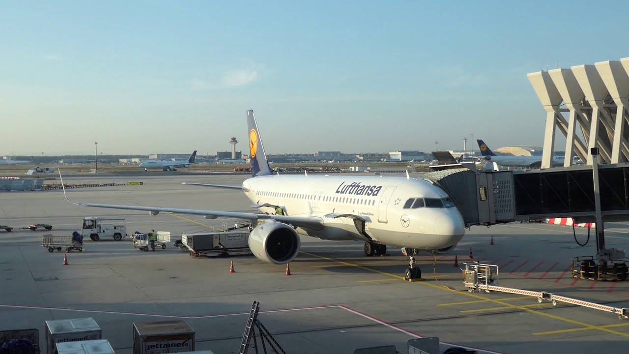 My last flight out of Tegel :( / Lufthansa ( Economy ) / A320Neo / TXL - FRA
