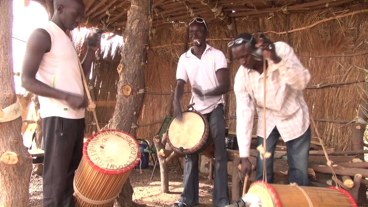 Koly Sacko Trio plays Dansa suite ( Mahina, Mali, in Feb 2012)