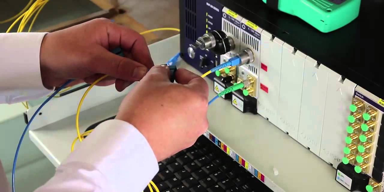 tests en atelier de préconnectorisation Gigamedia-Conectis