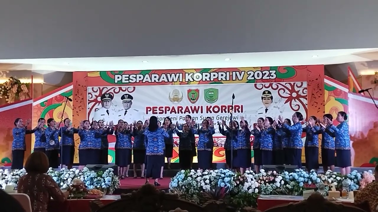 Penampilan Tim Paduan suara Kobar dalam Lomba Pesparawi di Pulang Pisau