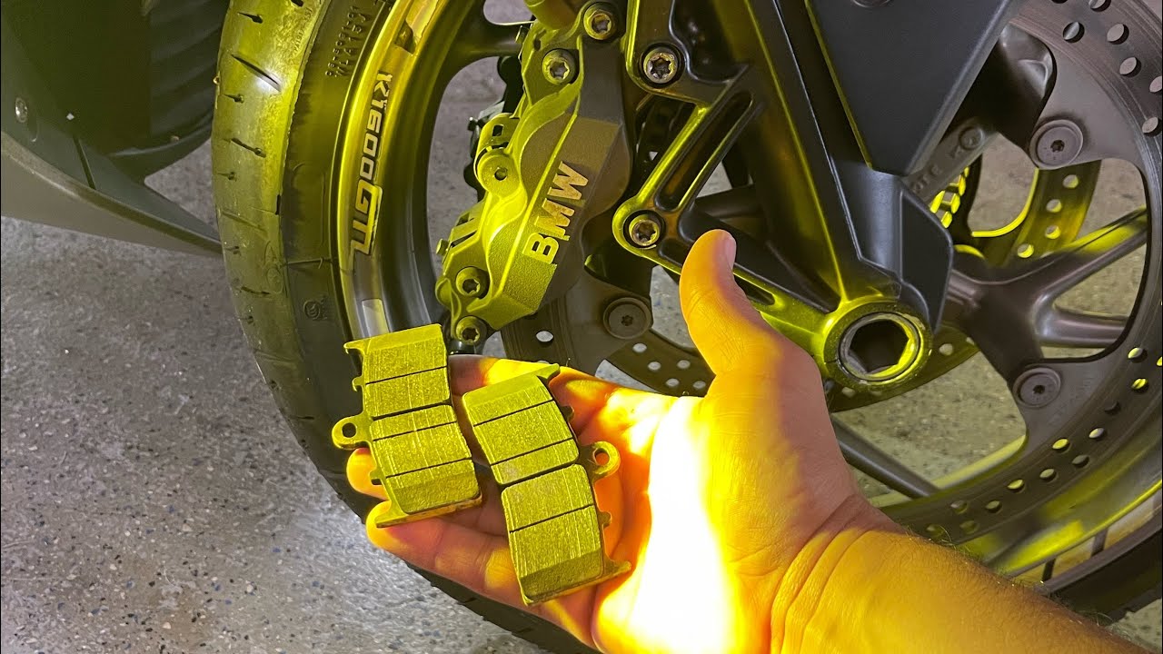 How to replace BMW K1600 front Brakes under 5 mn each side.