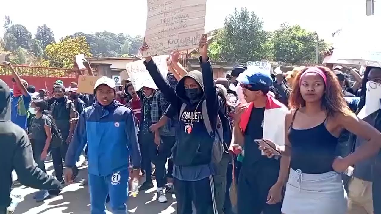 Protesters demand Madagascar government resign over outages | REUTERS