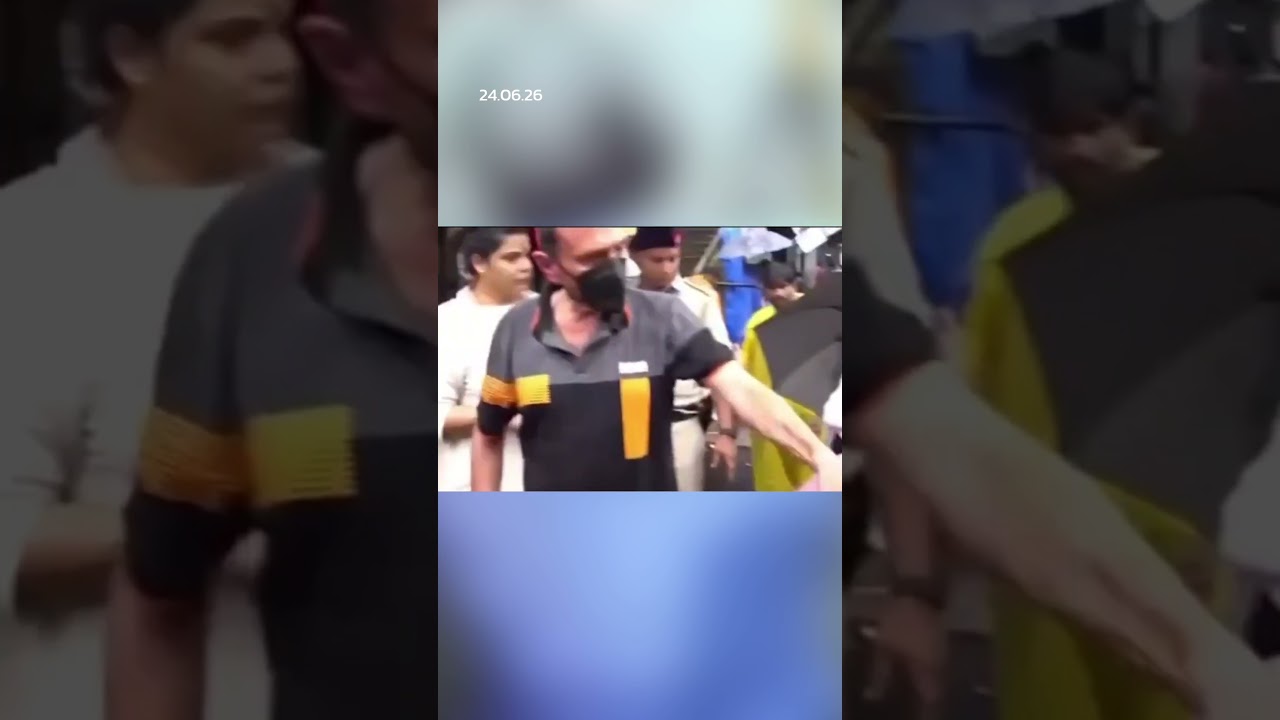 BMC Worker Falls Into Open Drain In Front Of The Mayor | Mo of Everything