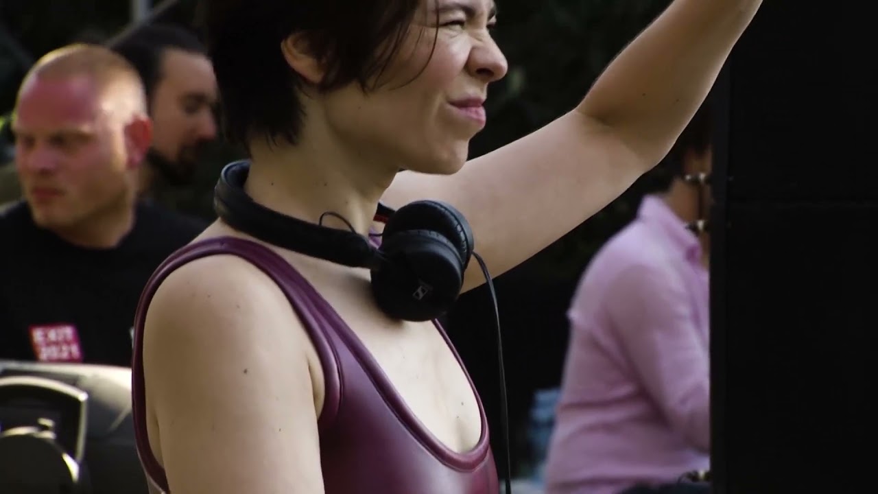 WHEN HIGH SPIRIT HITS THE DANCEFLOOR !!!!!!!!! ~ Nina Kraviz