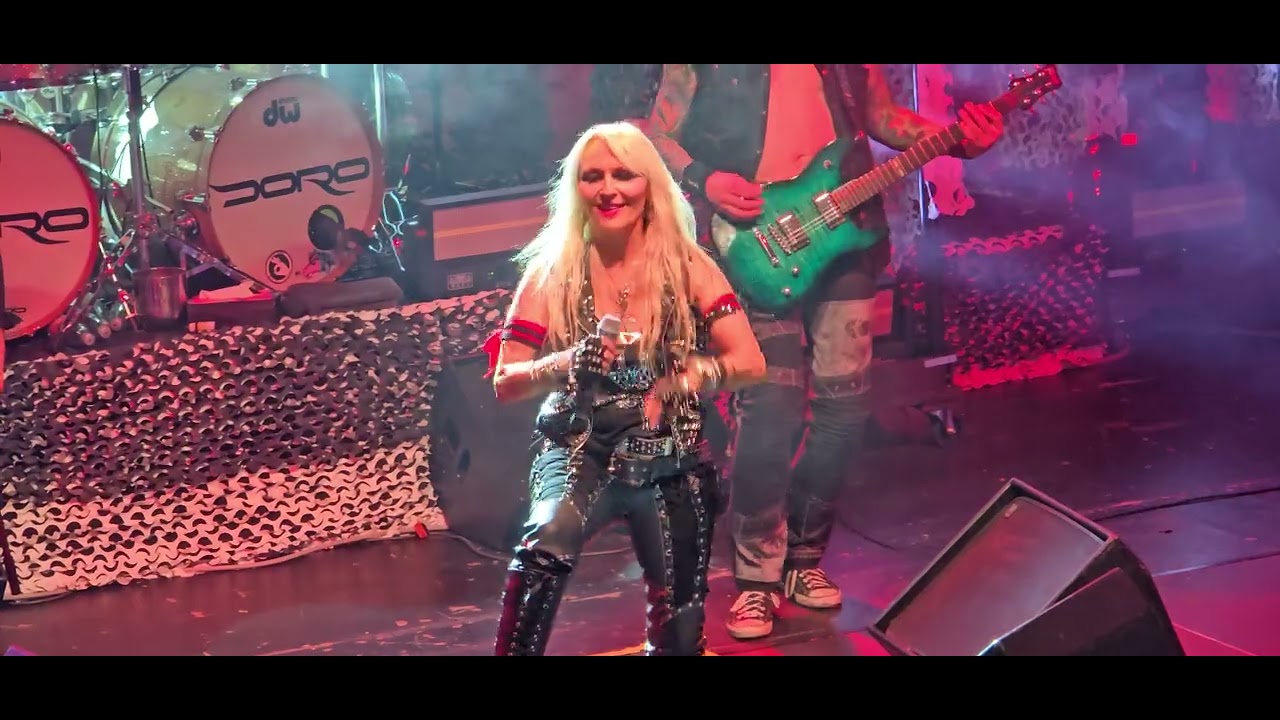 Doro Hellraiser Nürnberg Löwensaal 22.12.2025 Winter magic tour