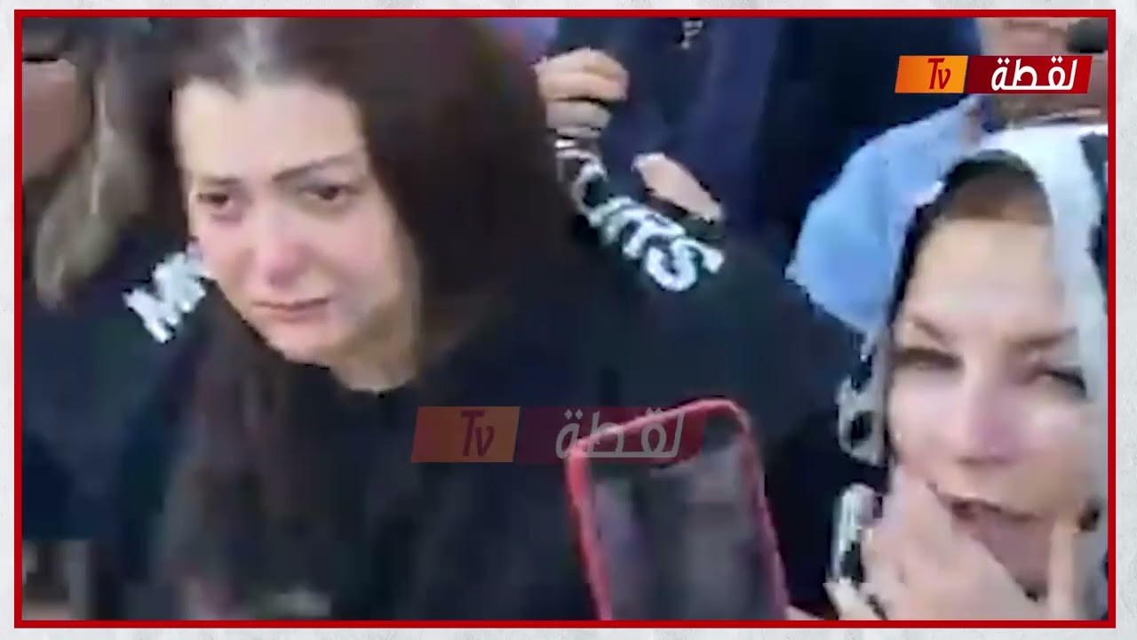 انهيار زوجة حمادة هلال اثناء جنازة والدها وحمادة هلال يساندها