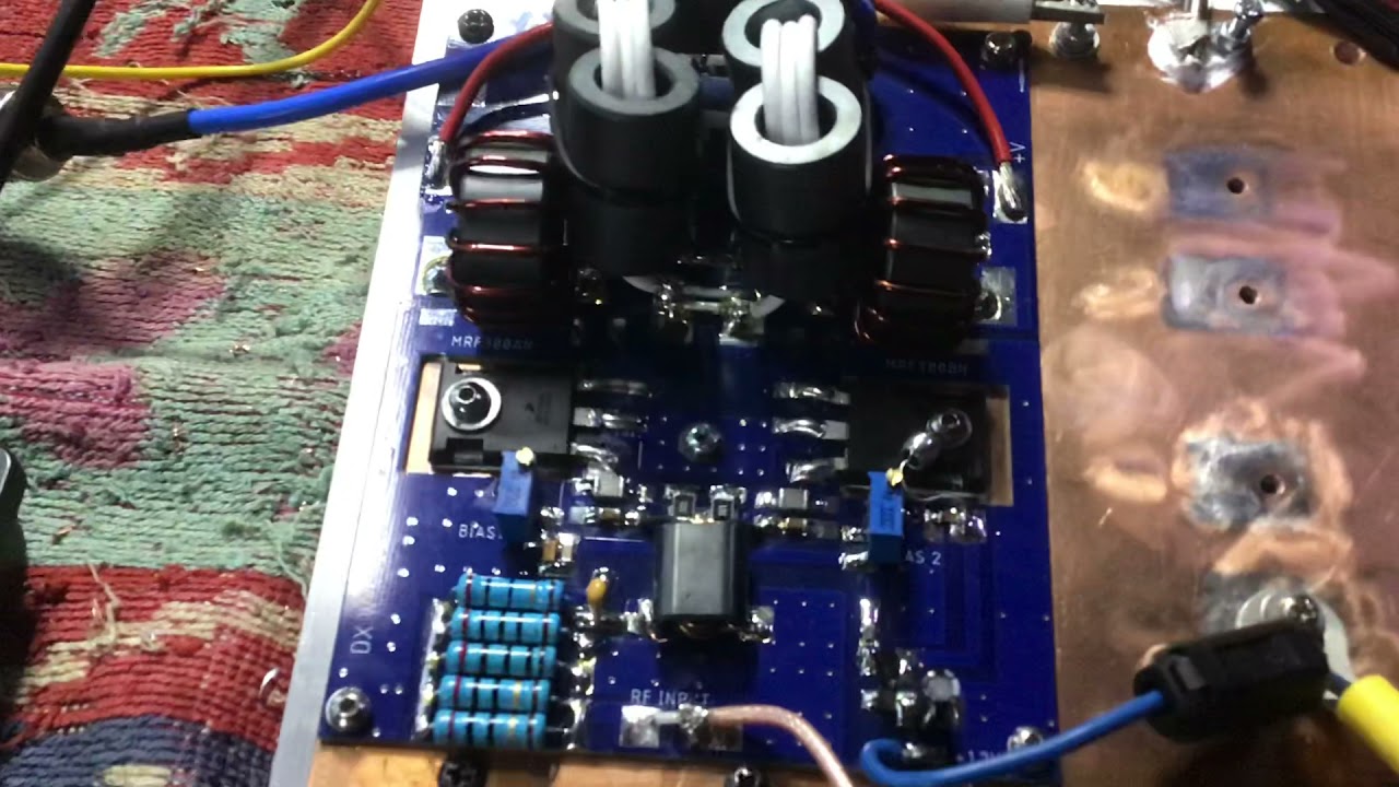 Testing the DX WORLD amp board and comparing it to the 4 x MRF300 VK-AMP  board .