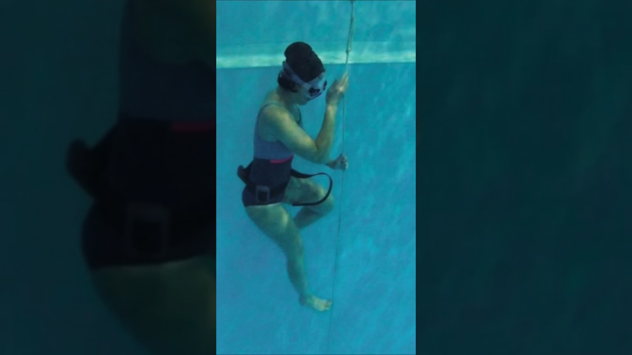 Rope sliding and equalisation technique.freediving training 