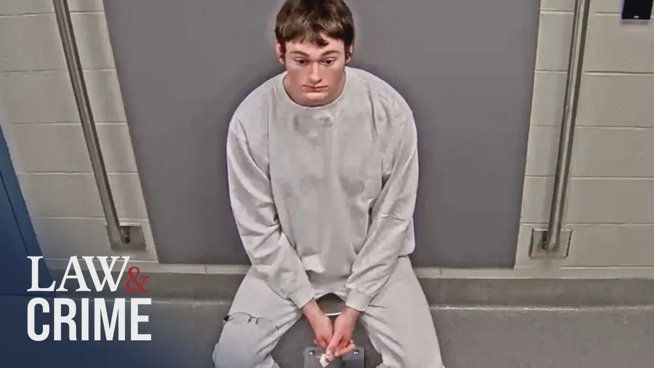 Segredo Mortal de Filho Abala Pequena Cidade de New England