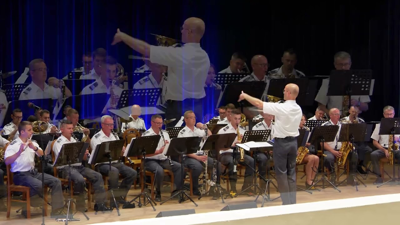 Marsz Szwadron muz. Grzegorz Duchnowski - Orkiestra Wojskowa w Radomiu