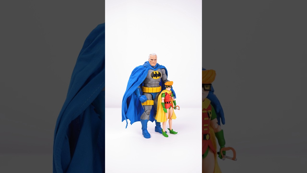 Unboxing the Mafex Dark Knight Returns Batman and Robin