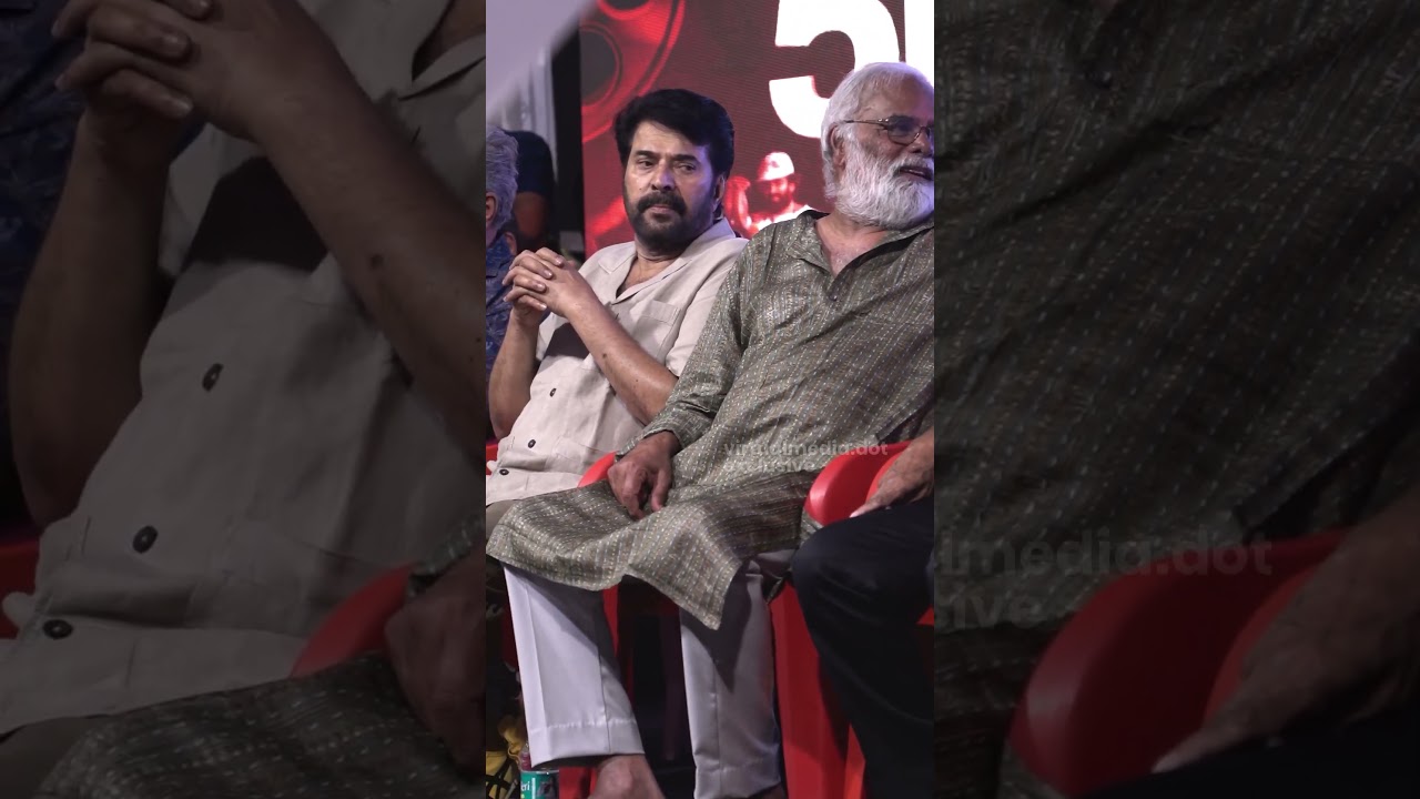 തിരക്കഥകൃഥ് ചന്ദ്രനൊപ്പം ഇരിങ്കുന്ന മമ്മൂക്ക  #mamootty #mammookka
