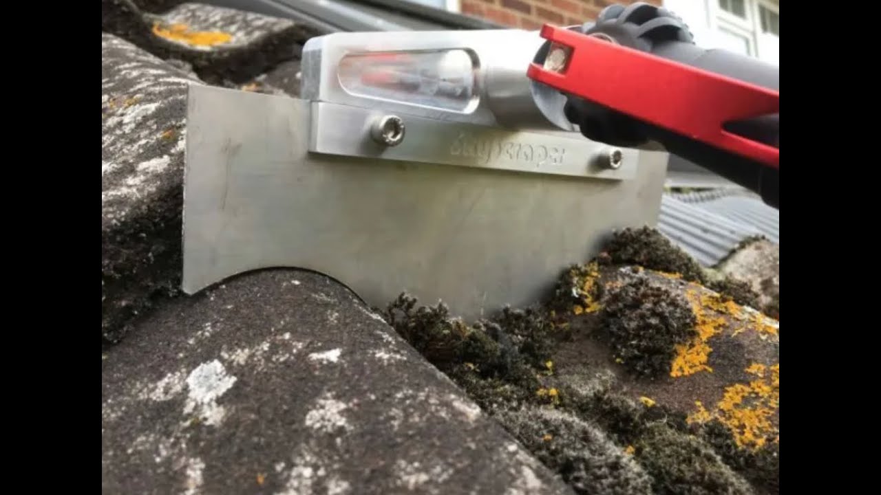 Roof Cleaning Service In London Using The Scraping & Brushing Method / How To Clean A House Roof