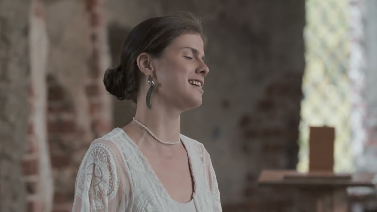 девы hodíla ízba - а шчой на горке
