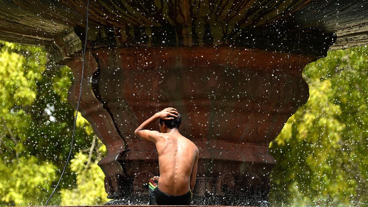 More than 1200 dead as summer heat bakes India