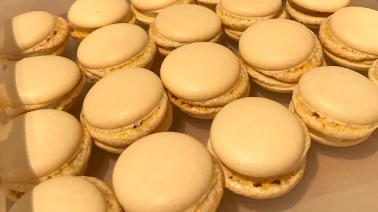 Recette : Macarons sans œuf, au Muscadet et Curé Nantais de Sybille - Les Carnets de Julie - Nantes