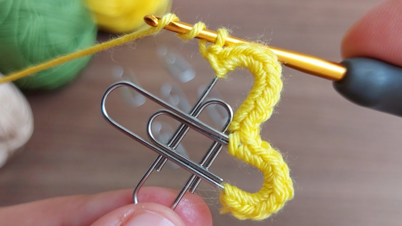 Super Crochet with a Paperclip - Ataş İle Tığ İşi Örgü Modeli