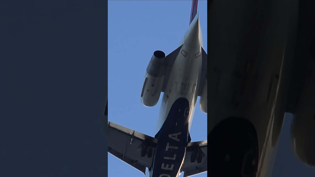 Delta Boeing 717-200 arrival at VPS 