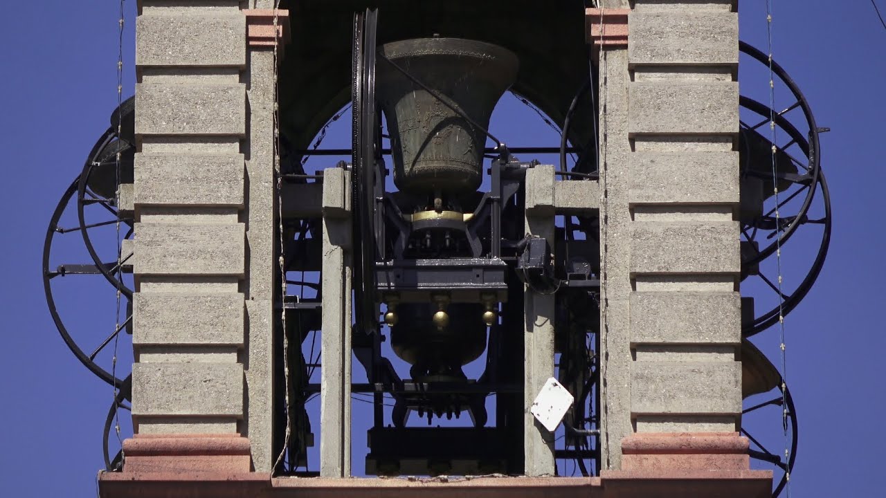 Десять колоколов церкви Церете Альто в горах Бергамо