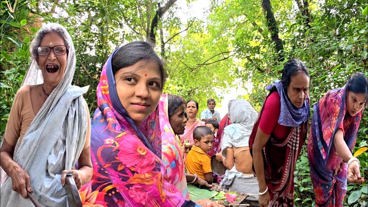 আজ হঠাৎ করে নিপাকে রূপসী গাছের সাথে কোলাকুলি করিয়ে দিলাম কেন,, village vloger 