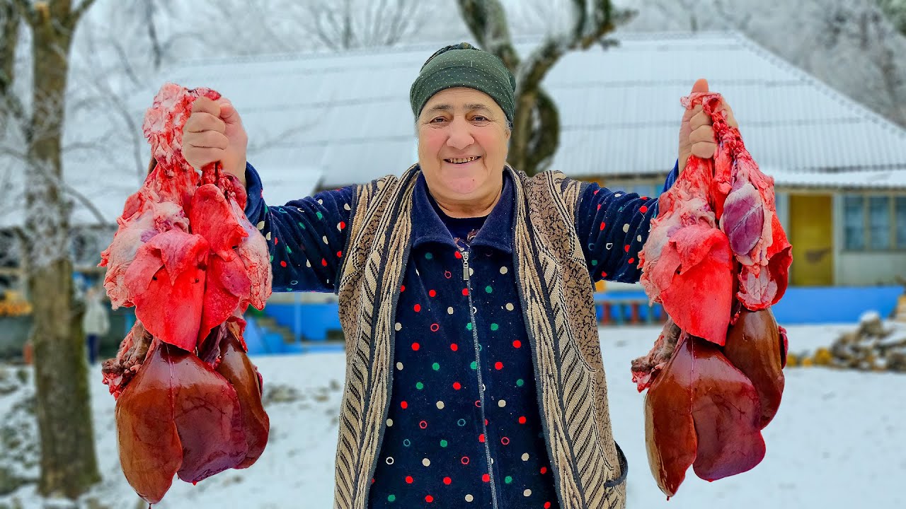 ❄️ Village Life in Winter: Grandma&rsquo;s Cozy Cooking & First Snow Experience