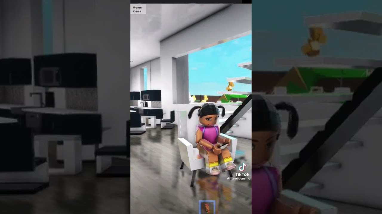 Junell does anything for a bacon😂