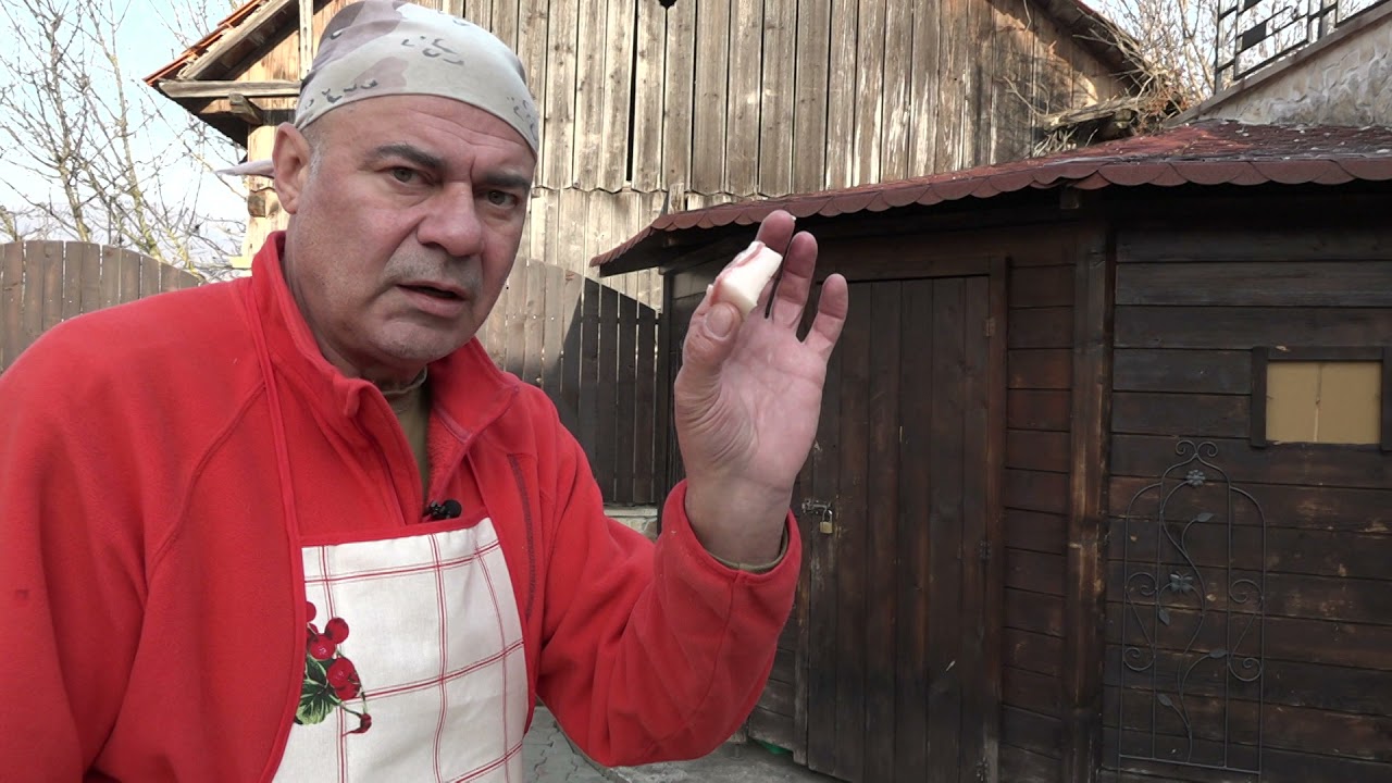 România în bucate: Tranşatul porcului - Jumări, guşă de porc aită şi boită (@TVR Cluj)