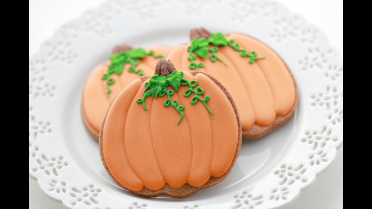 How to Decorate Pumpkin Cookies