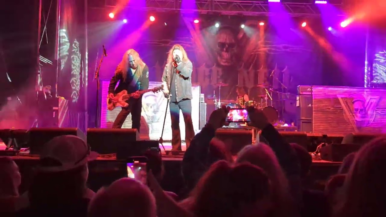 You're invited (but your friend can't come) Vince Neil - Fulton Co.
