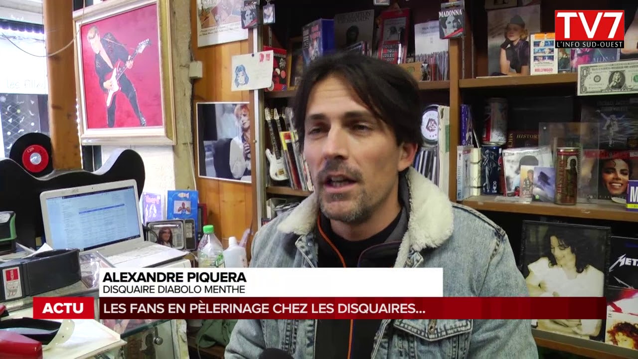 Mort de Johnny Hallyday : à Bordeaux, le deuil des fans