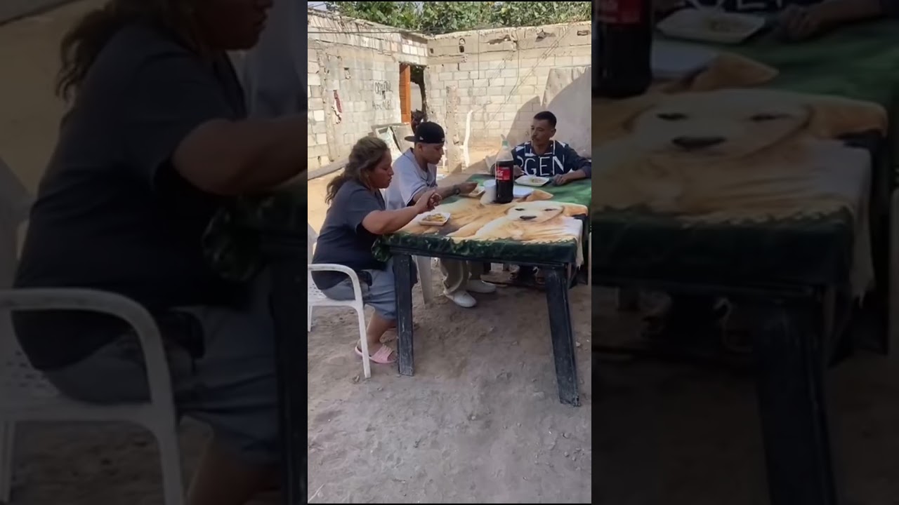 Donde comen 2 comemos 3 🤣