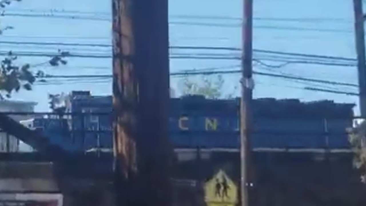 Nj Transit GP40PH-2 #4109 CNJ Heritage Comet 5 RARV Train Departs Newark Penn!