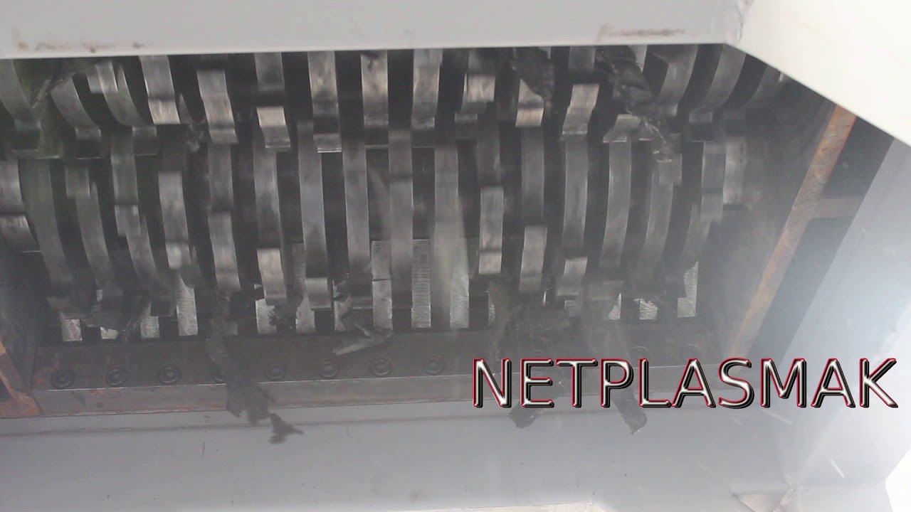 Double shaft shredder shredding car tires Çift şaft shredder lastik parçalama