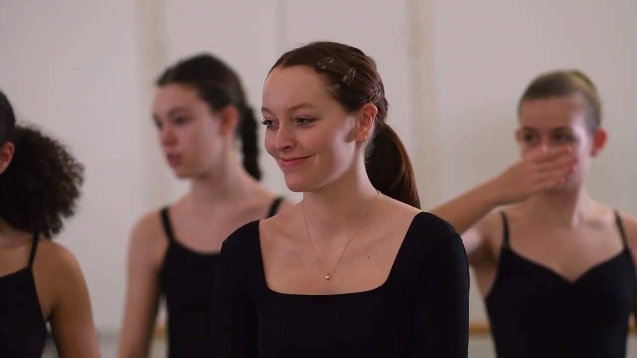 2023-11 Classes Danse études Ils en parlent...Académie de Ballet Nini Theilade