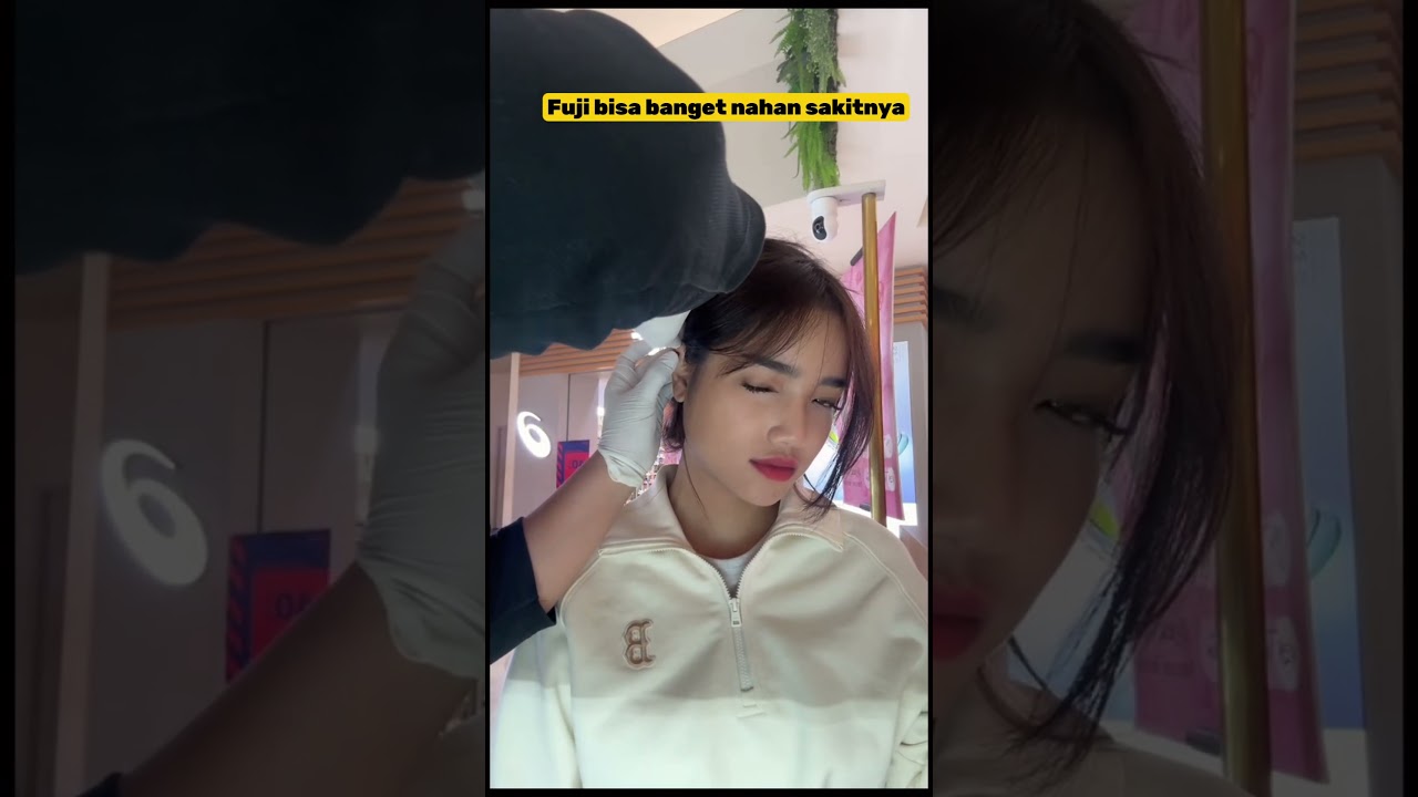 Fuji tindik telinga atas #selebriti #artis #fujian