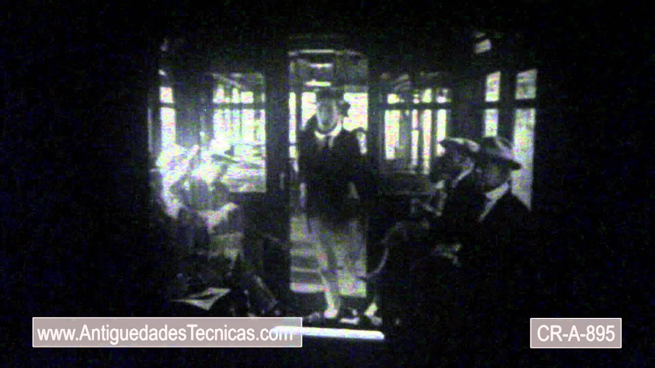 Precioso Proyector Pathé Baby, Bien Conservado y Funcionando. Francia, Años 30