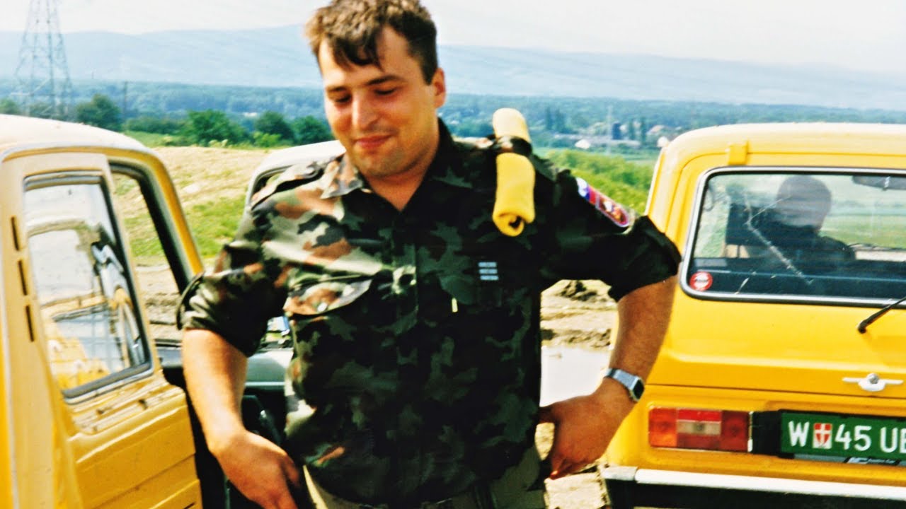 Branko in Stasil na Dunaju pred odhodom v Gorski Karabah 1994.