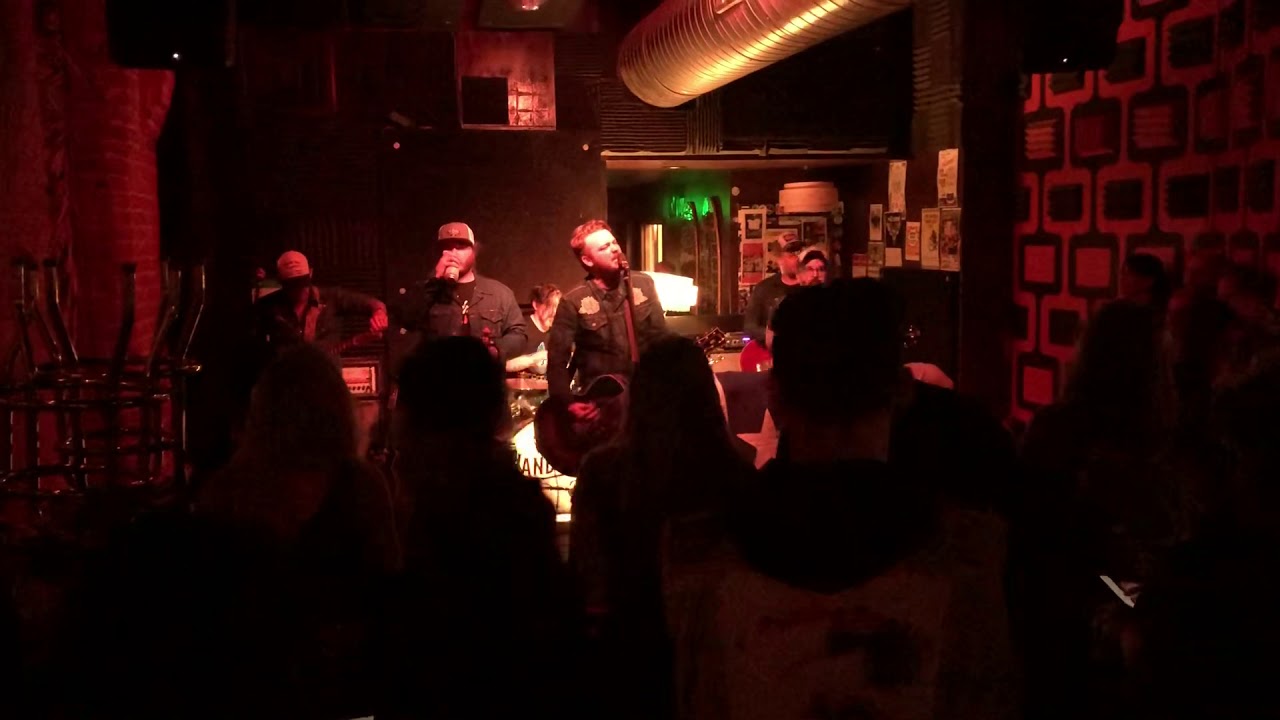 Vandoliers - Endless Summer (live) @ Surfside 7