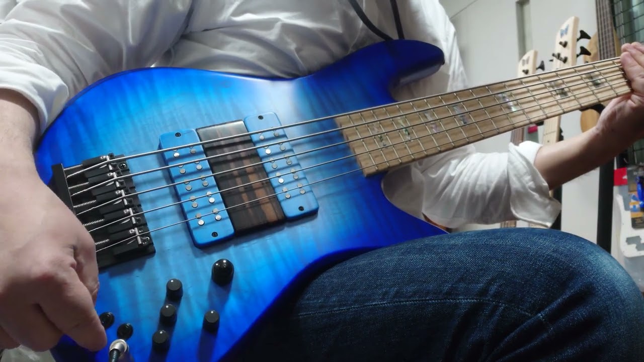 Fodera Emperor 5 Elite Custom Flame Maple Blue Burst DEMO