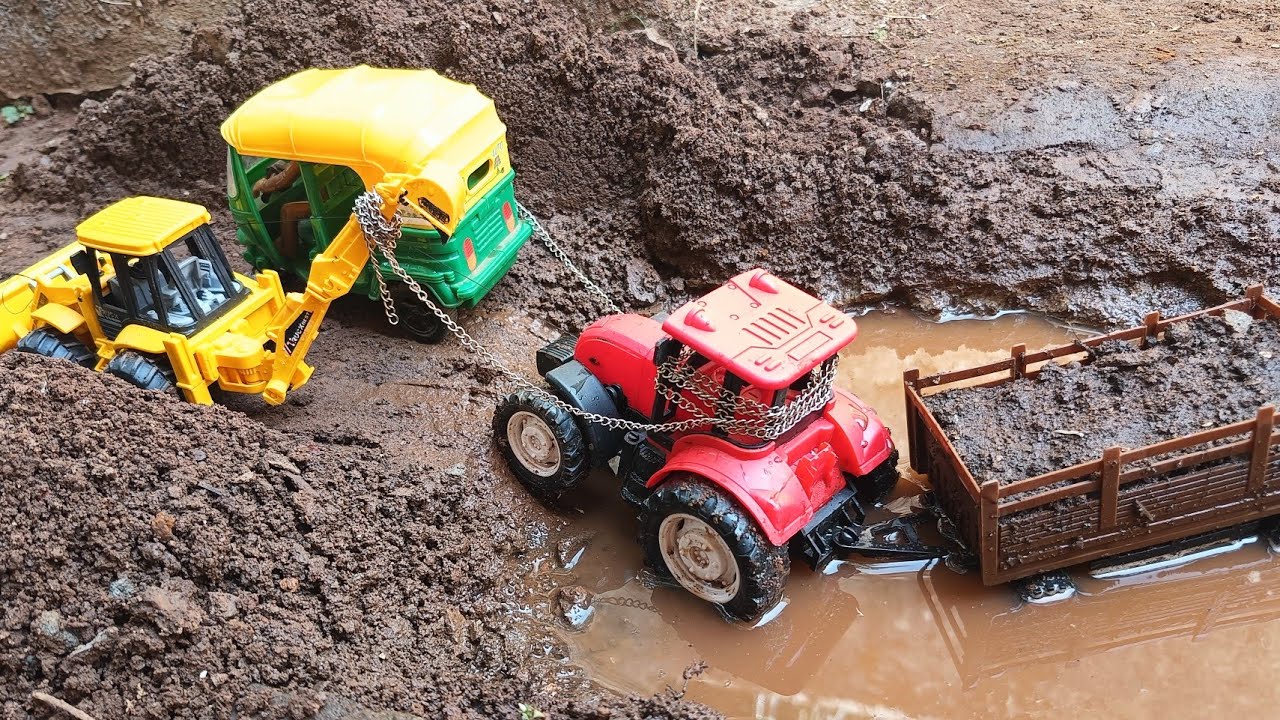 Swaraj Tractor Stuck in Mud 😱 | JCB 3DX & Auto Rikshaw Rescue | Tractor Cartoon Video