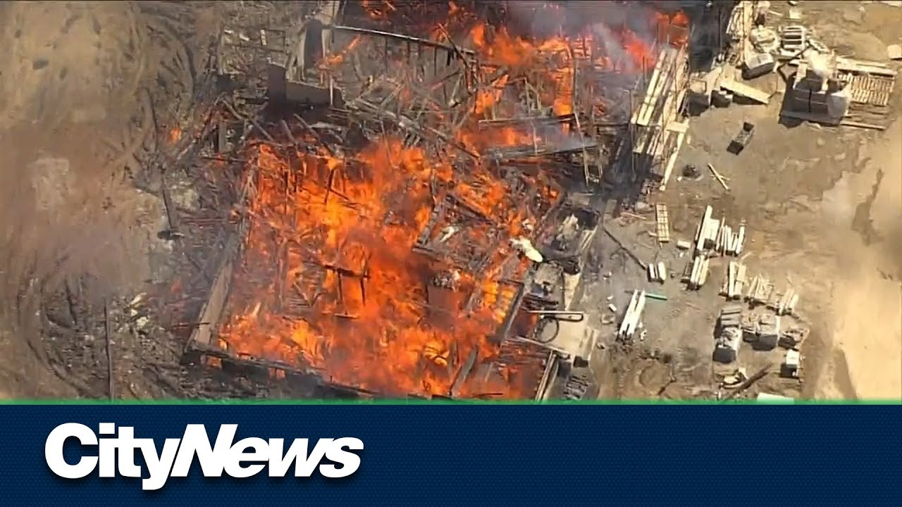 Massive fire destroys homes under construction in Vaughan