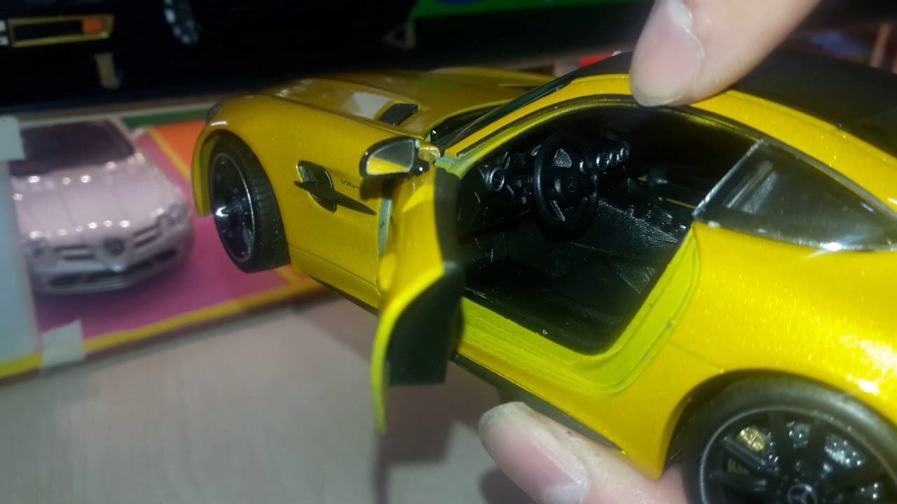 Welly marka Mercedes AMG GTR 1.24 model araba inceleme