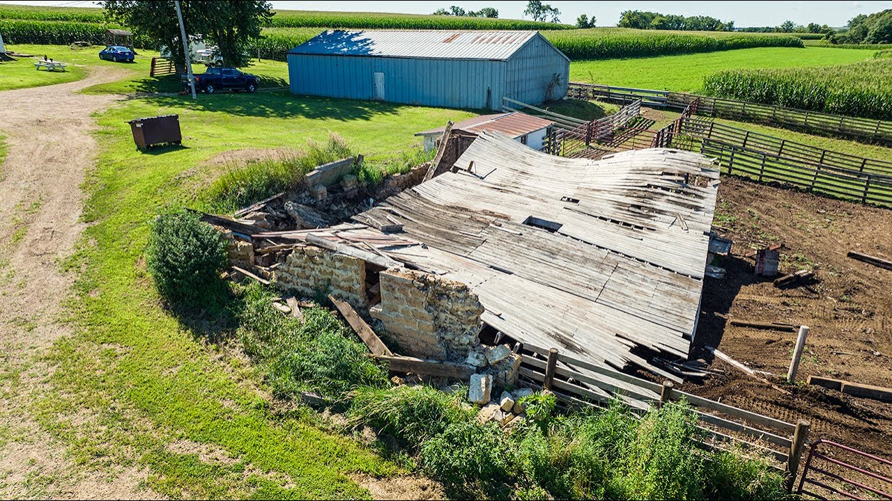 Barn Floor Collapse and Removal - JCB Teleskid 3TS-8T