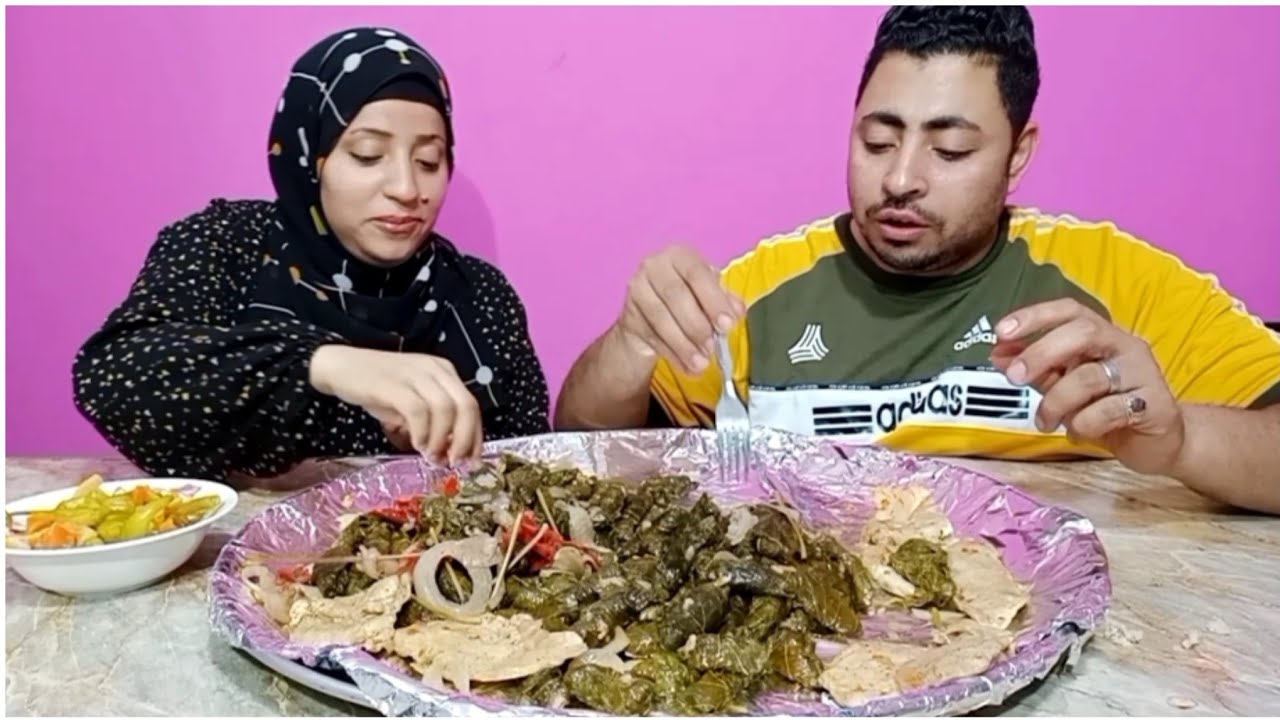 تحدي اكل اول مره تحدي بيني انا وهاني على اكبر صينيه ورق عنب وبانيه والعقاب صدمه 😱