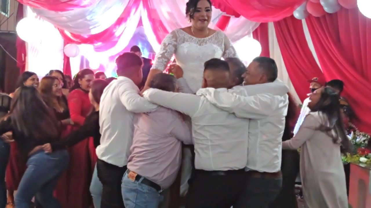 ¡Tradicional víbora de la mar de una boda México!