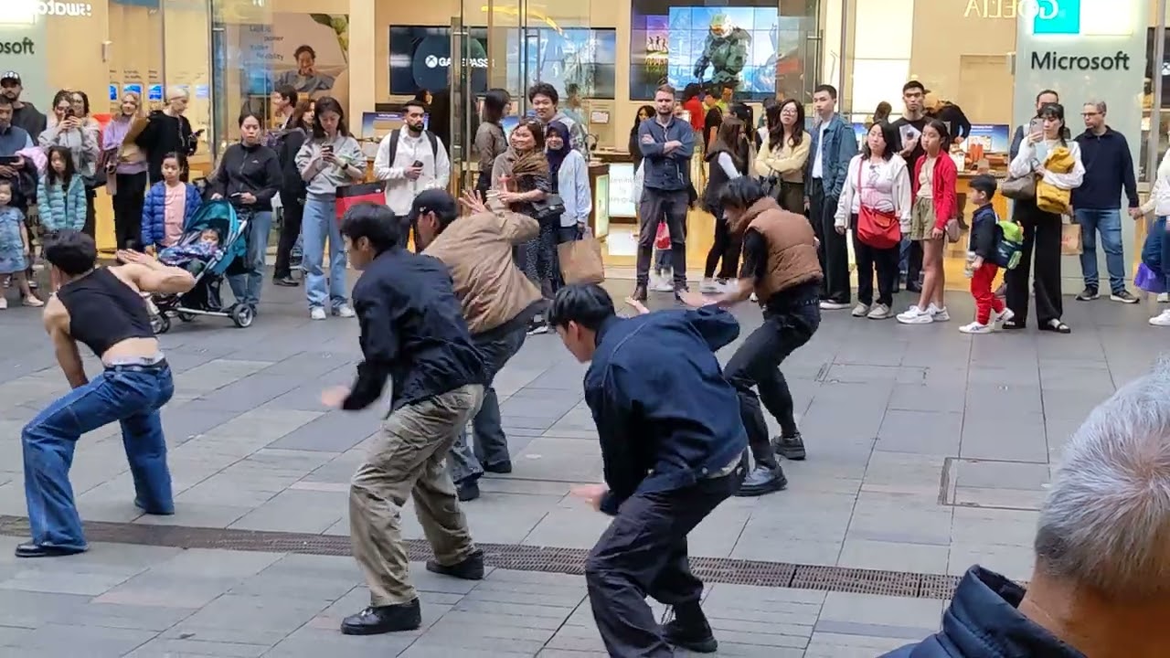 Korean street dancers