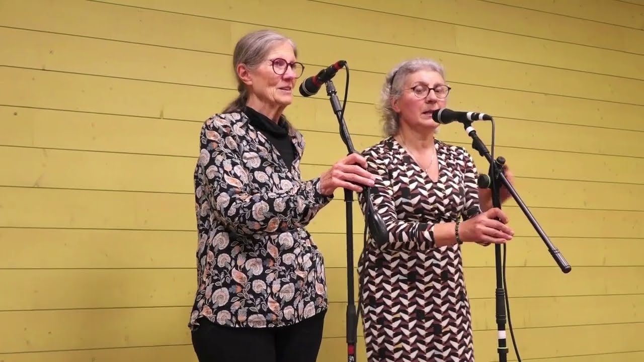 PLUFUR 2023 Fest noz chanté - Gavotte de CALANHEL ton doubl et Gilgoden - Monique et Denise