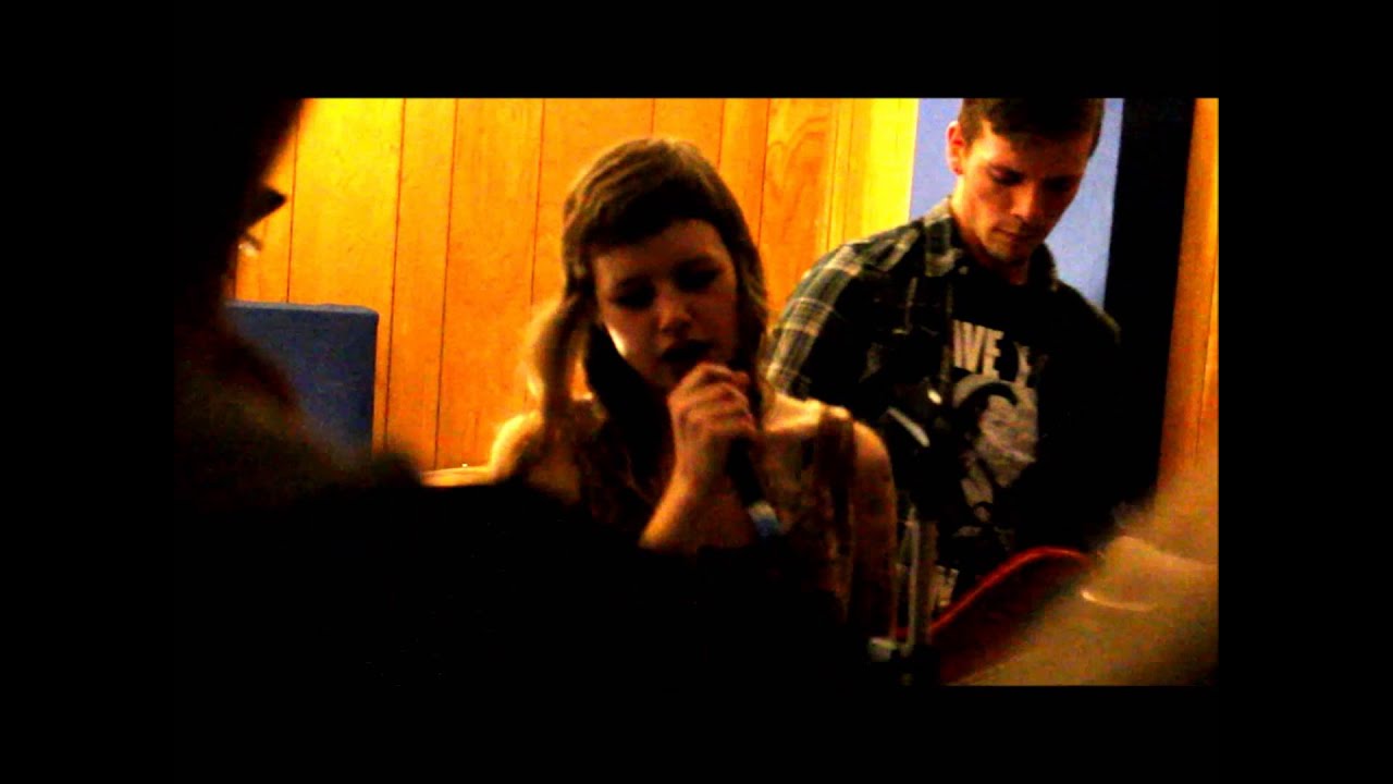 Shitbats perform at London Basement Punk-Rock show